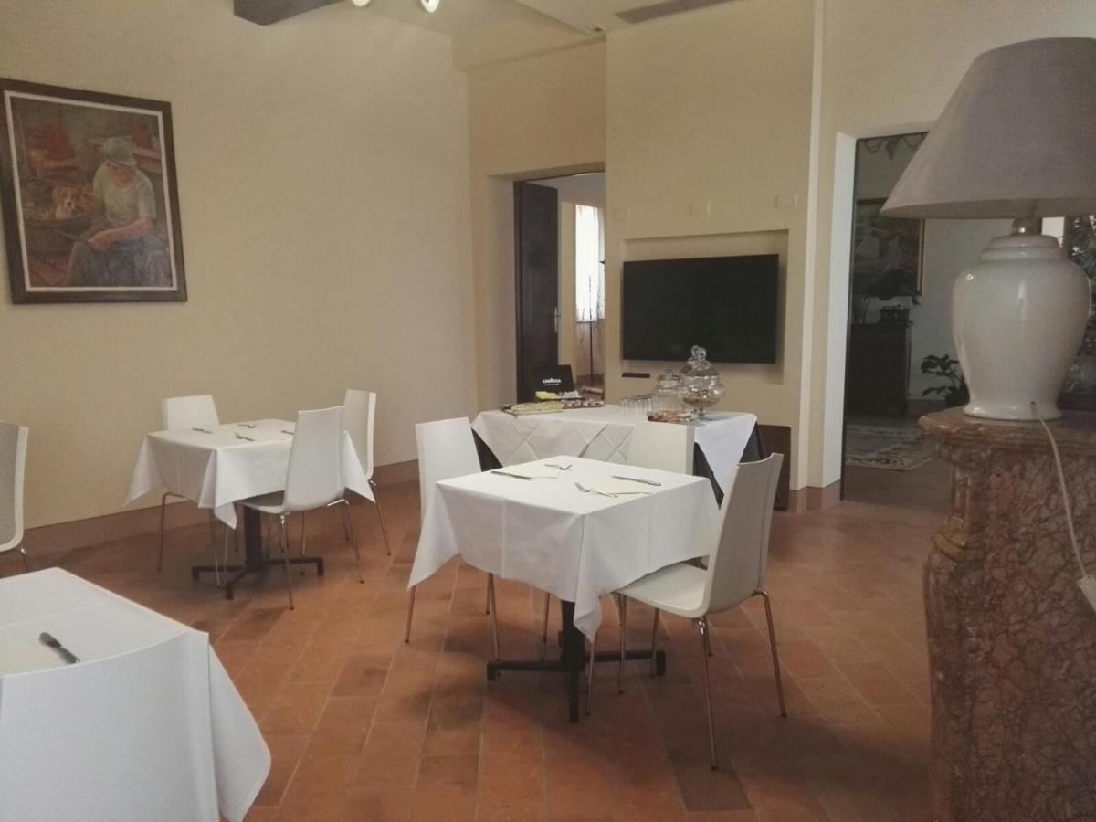 Locanda Al Portone Скандіано Екстер'єр фото