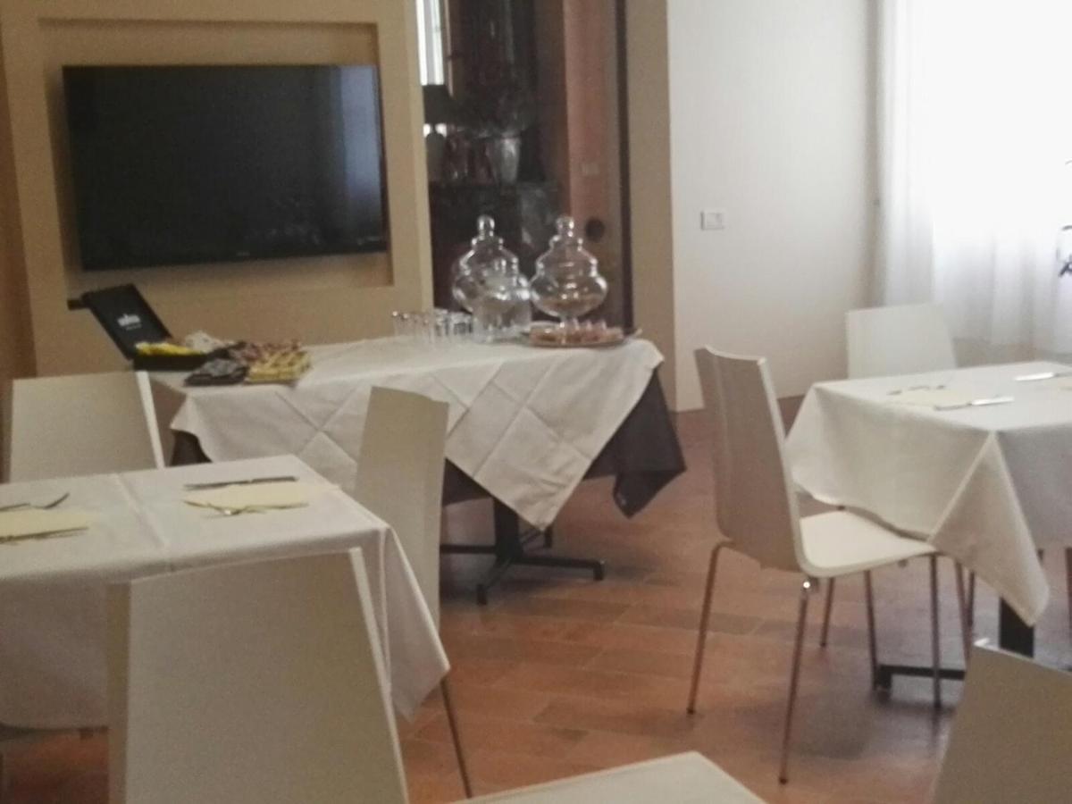 Locanda Al Portone Скандіано Екстер'єр фото