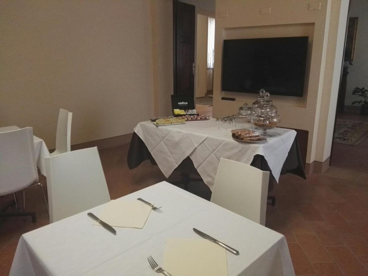 Locanda Al Portone Скандіано Екстер'єр фото