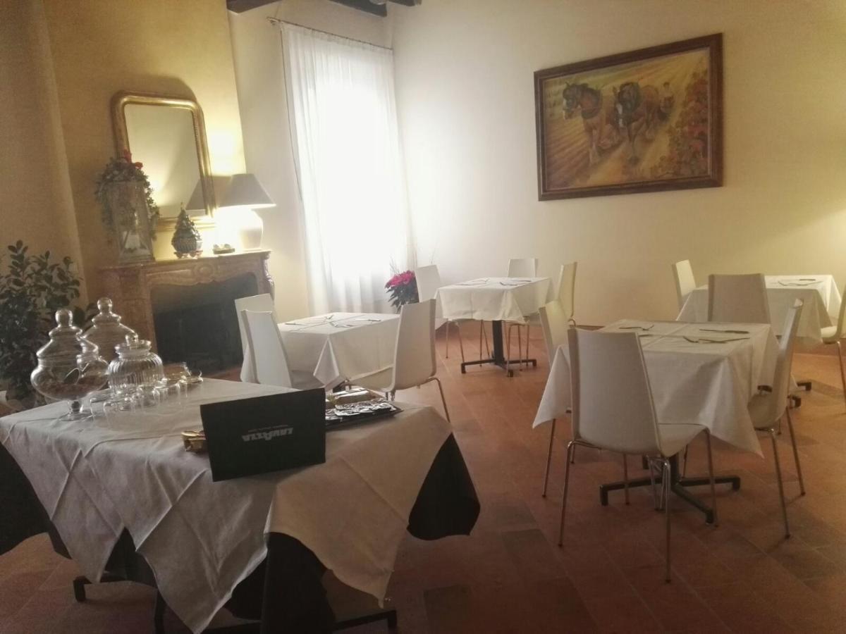 Locanda Al Portone Скандіано Екстер'єр фото