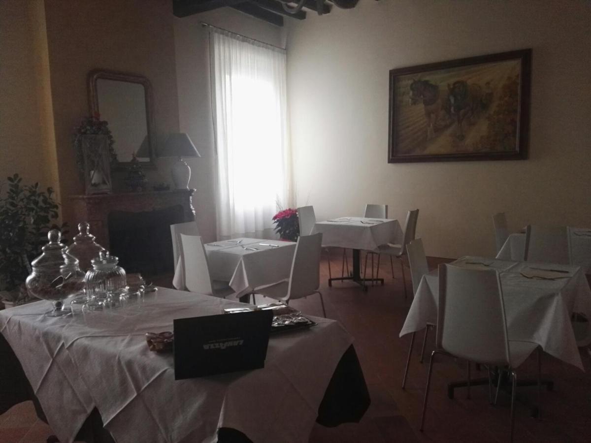 Locanda Al Portone Скандіано Екстер'єр фото